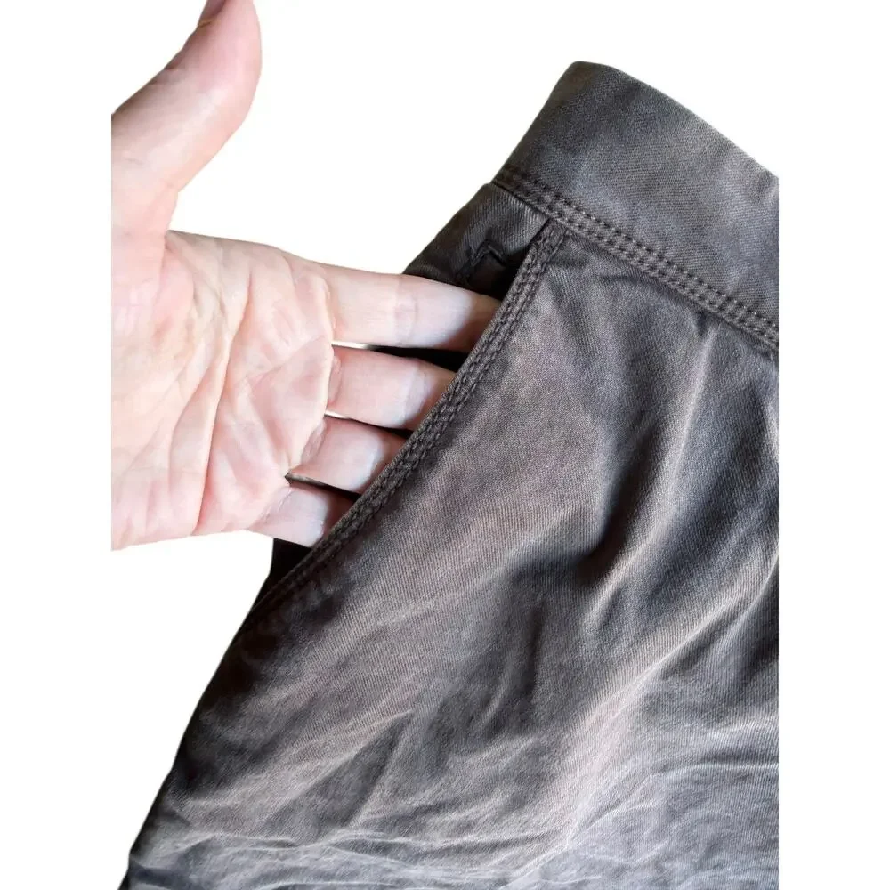 Tommy Bahama Men’s Brown Chino Shorts Size 35 Classic Casual Flat Front